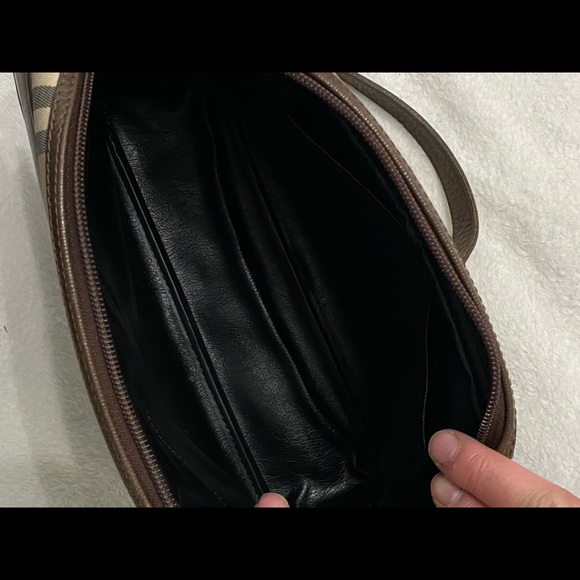 VINTAGE Burberrys Crossbody Bag - Picture 8 of 9